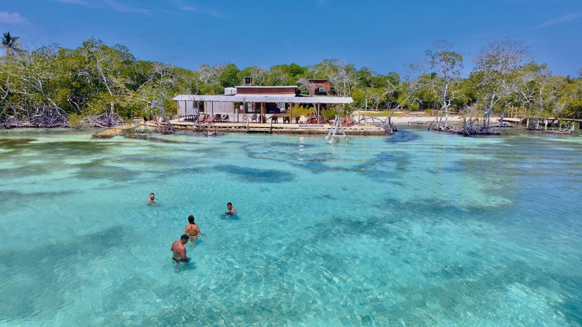 Medusa Hostel Isla Tintipan Tintipan Island Εξωτερικό φωτογραφία