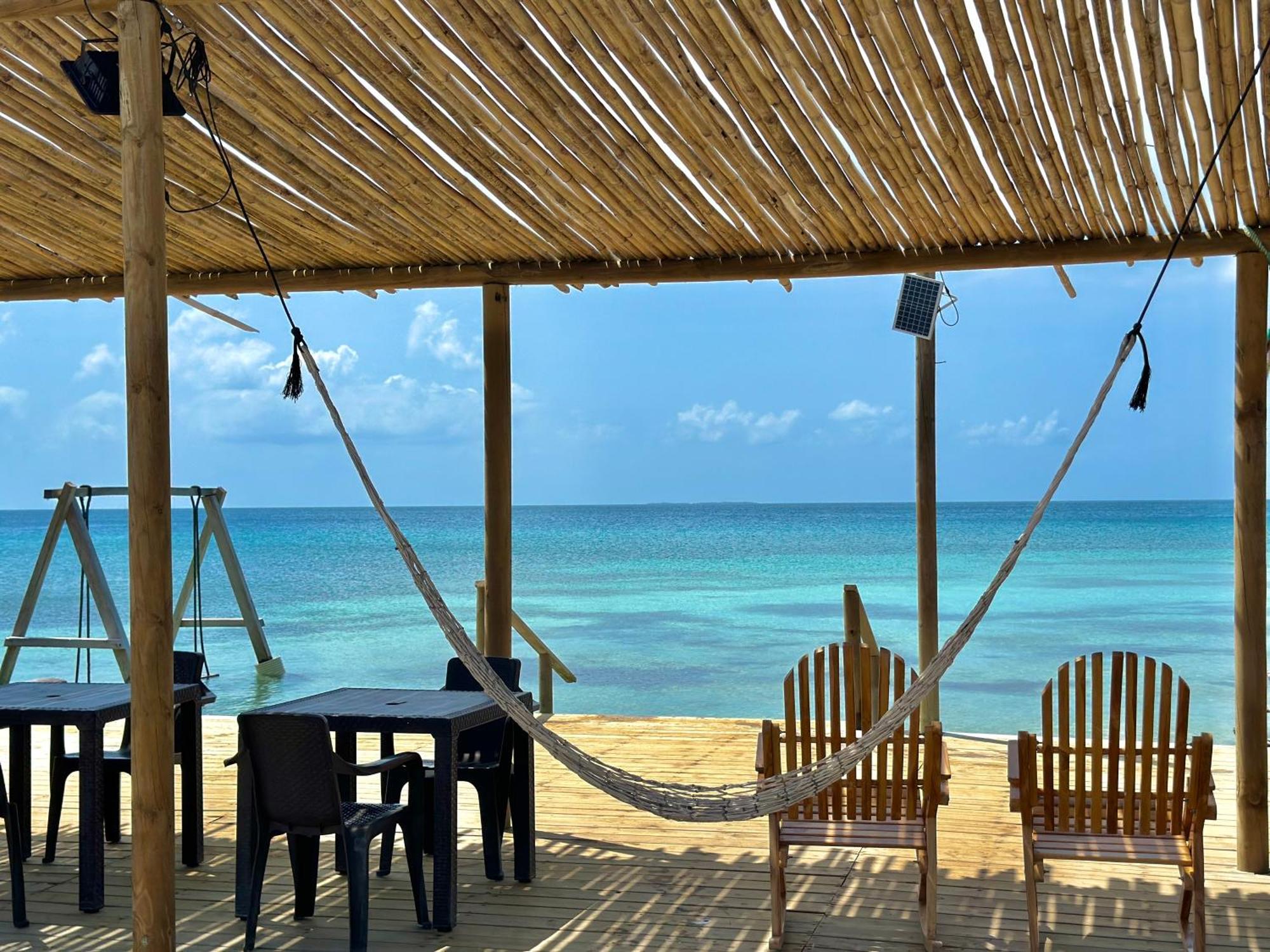 Medusa Hostel Isla Tintipan Tintipan Island Εξωτερικό φωτογραφία