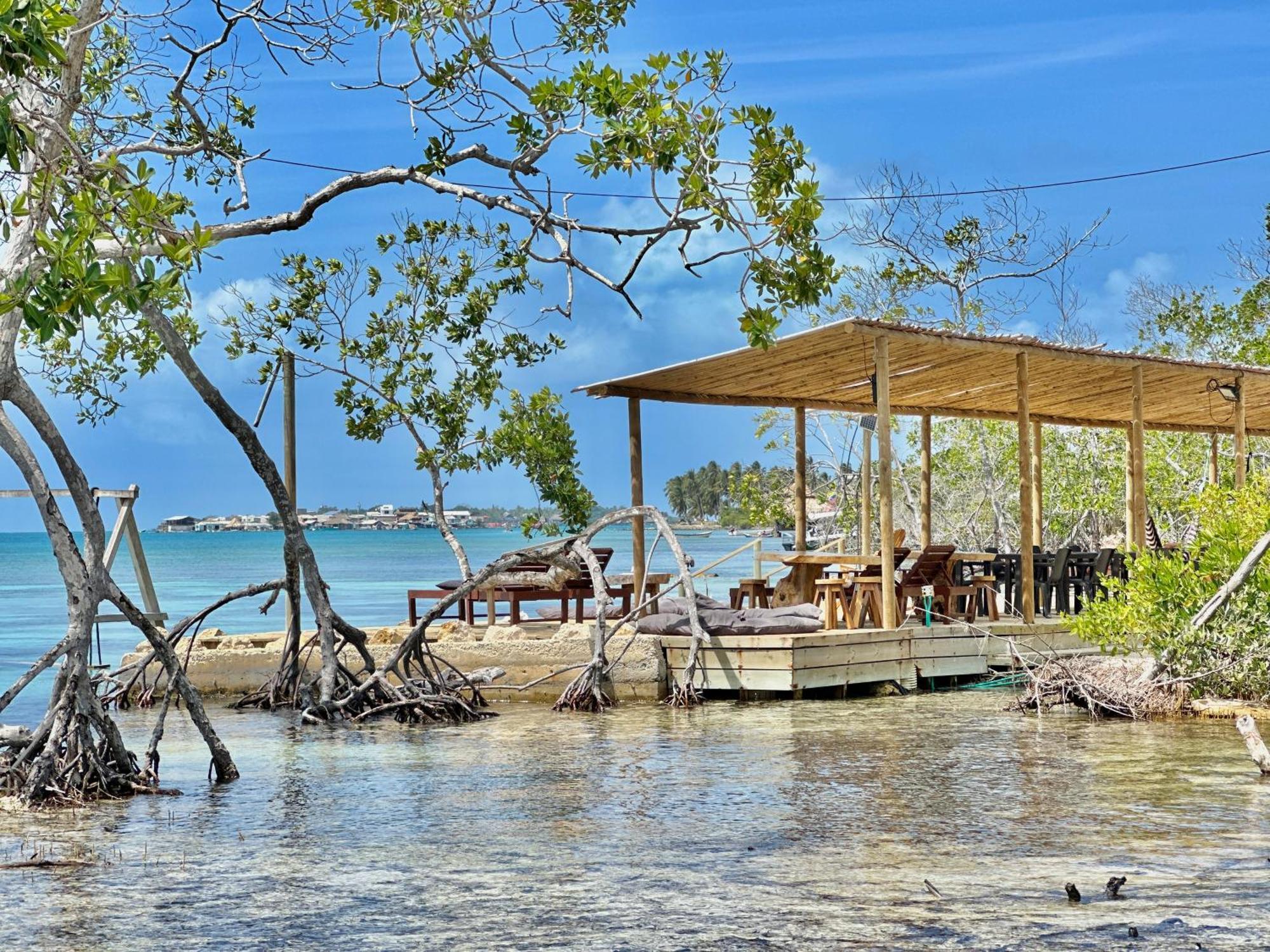 Medusa Hostel Isla Tintipan Tintipan Island Εξωτερικό φωτογραφία